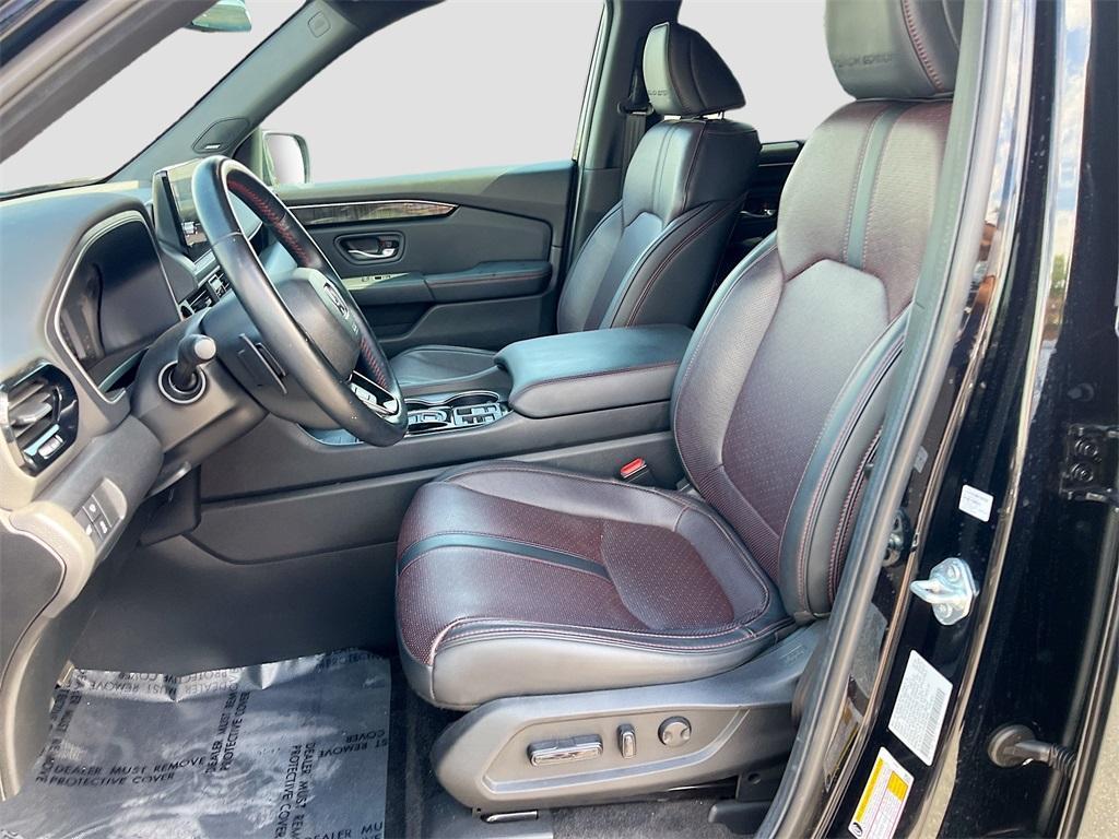 used 2025 Honda Pilot car, priced at $39,500