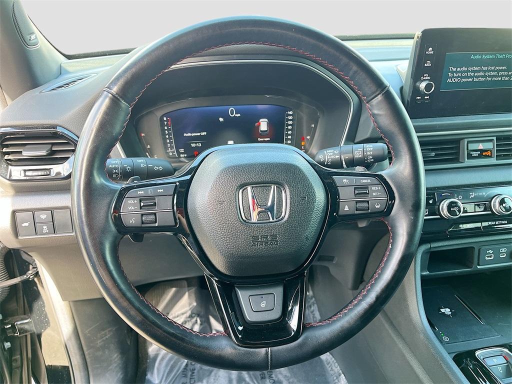 used 2025 Honda Pilot car, priced at $39,500