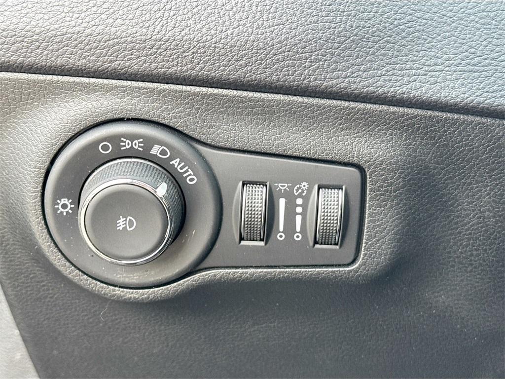 used 2021 Jeep Compass car, priced at $15,300