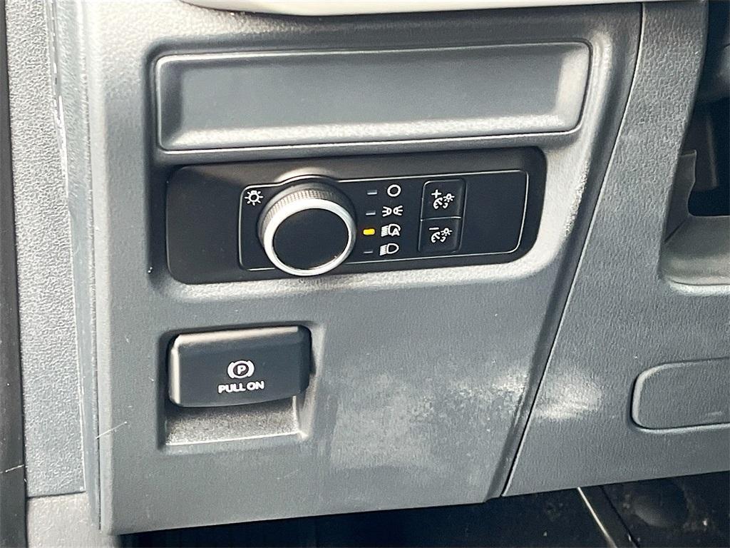 used 2024 Ford Expedition car, priced at $40,000