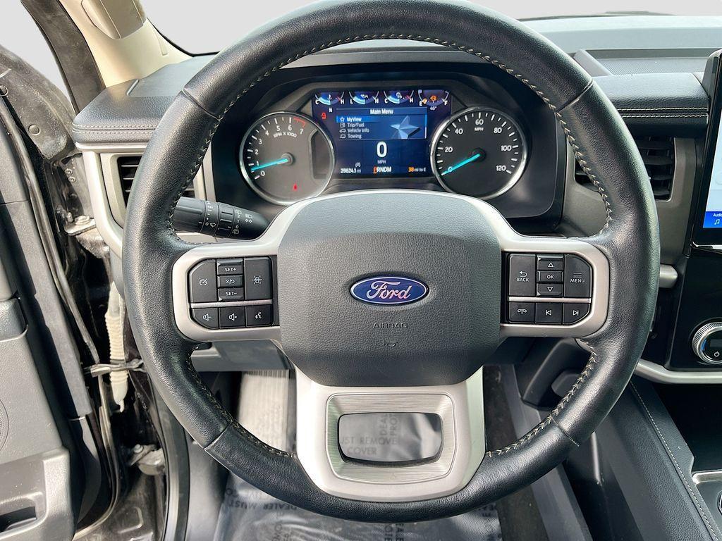 used 2024 Ford Expedition car, priced at $38,300