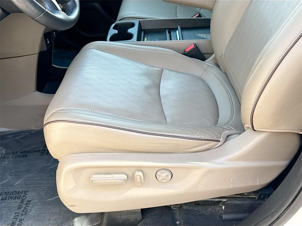 used 2023 Honda Odyssey car, priced at $31,400