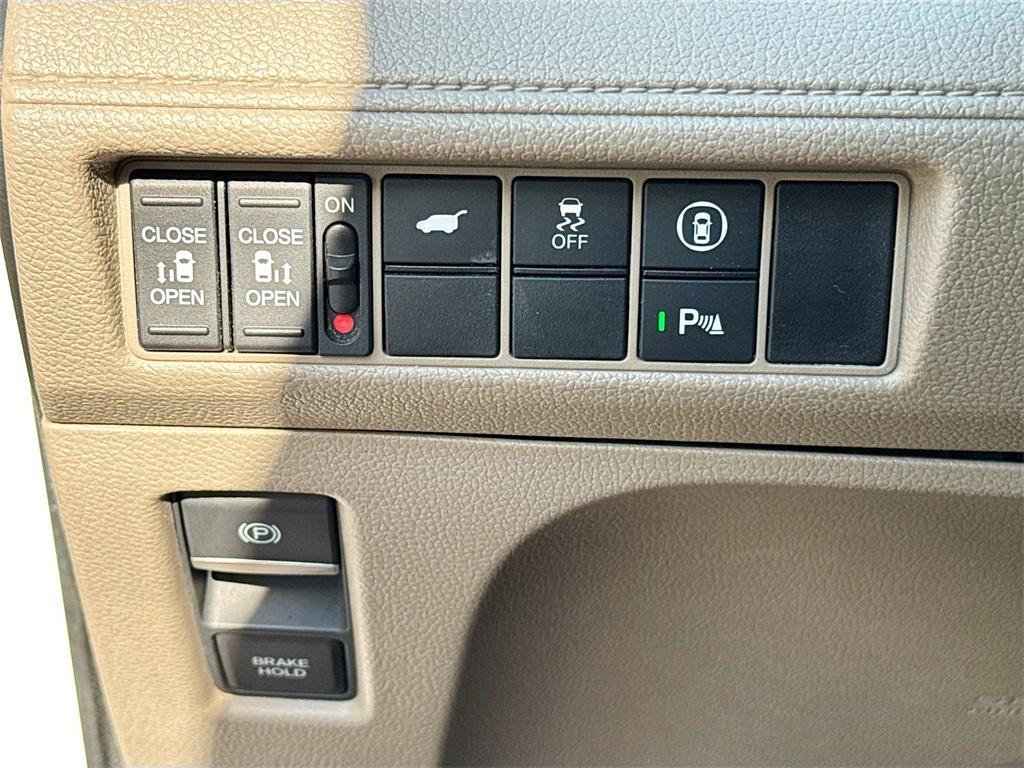 used 2023 Honda Odyssey car, priced at $31,400