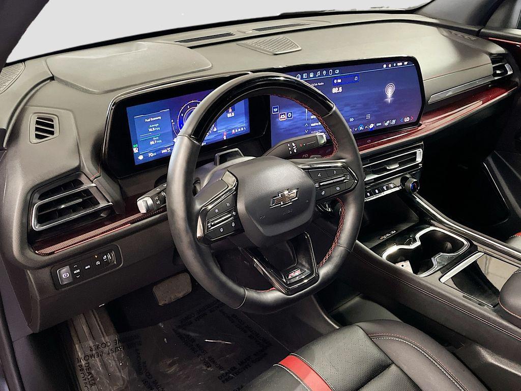 used 2025 Chevrolet Traverse car, priced at $44,000