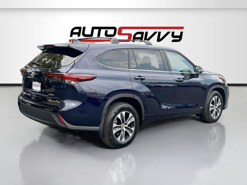 used 2025 Toyota Highlander Hybrid car, priced at $42,100