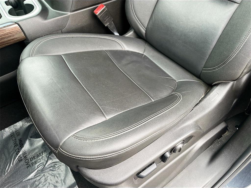 used 2022 Chevrolet Silverado 1500 Limited car, priced at $32,400