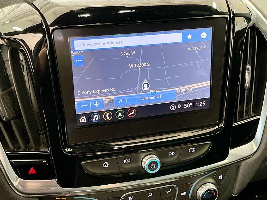 used 2023 Chevrolet Traverse car, priced at $33,200