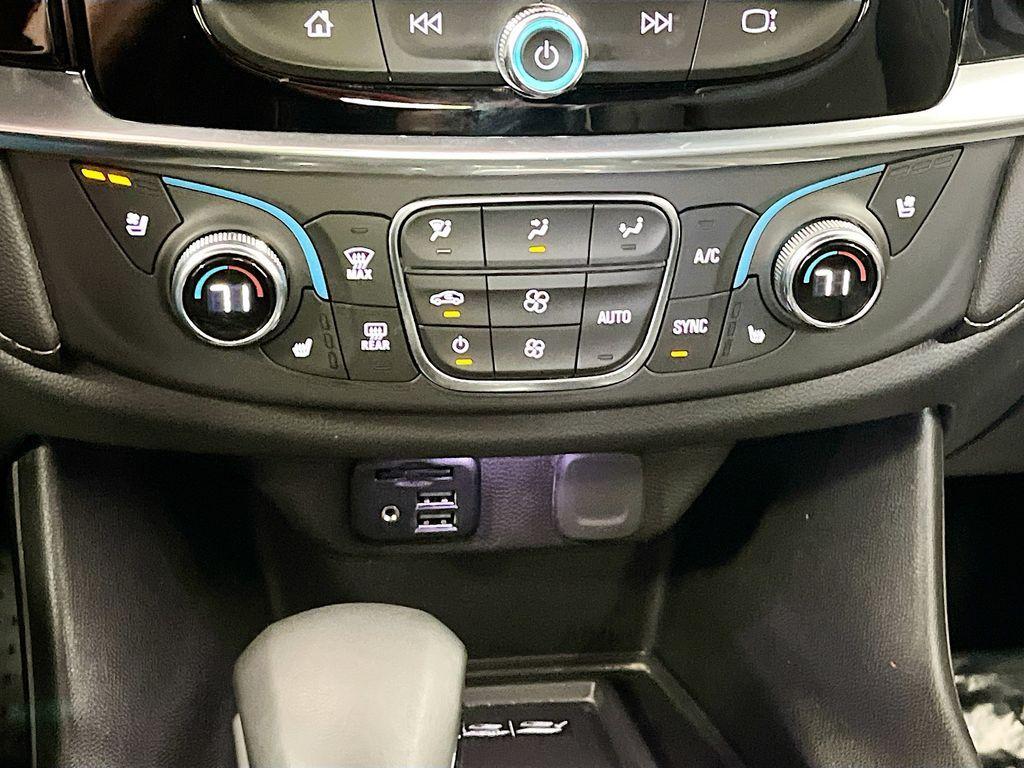 used 2023 Chevrolet Traverse car, priced at $33,200