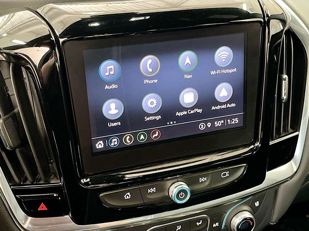 used 2023 Chevrolet Traverse car, priced at $33,200