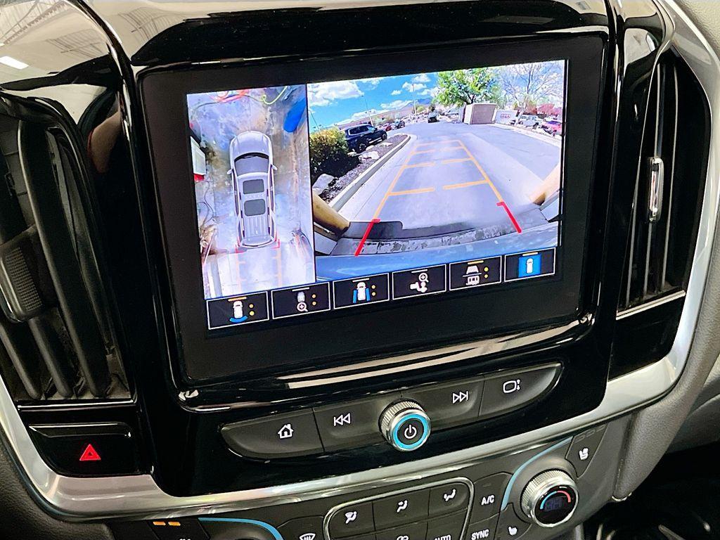 used 2023 Chevrolet Traverse car, priced at $33,200