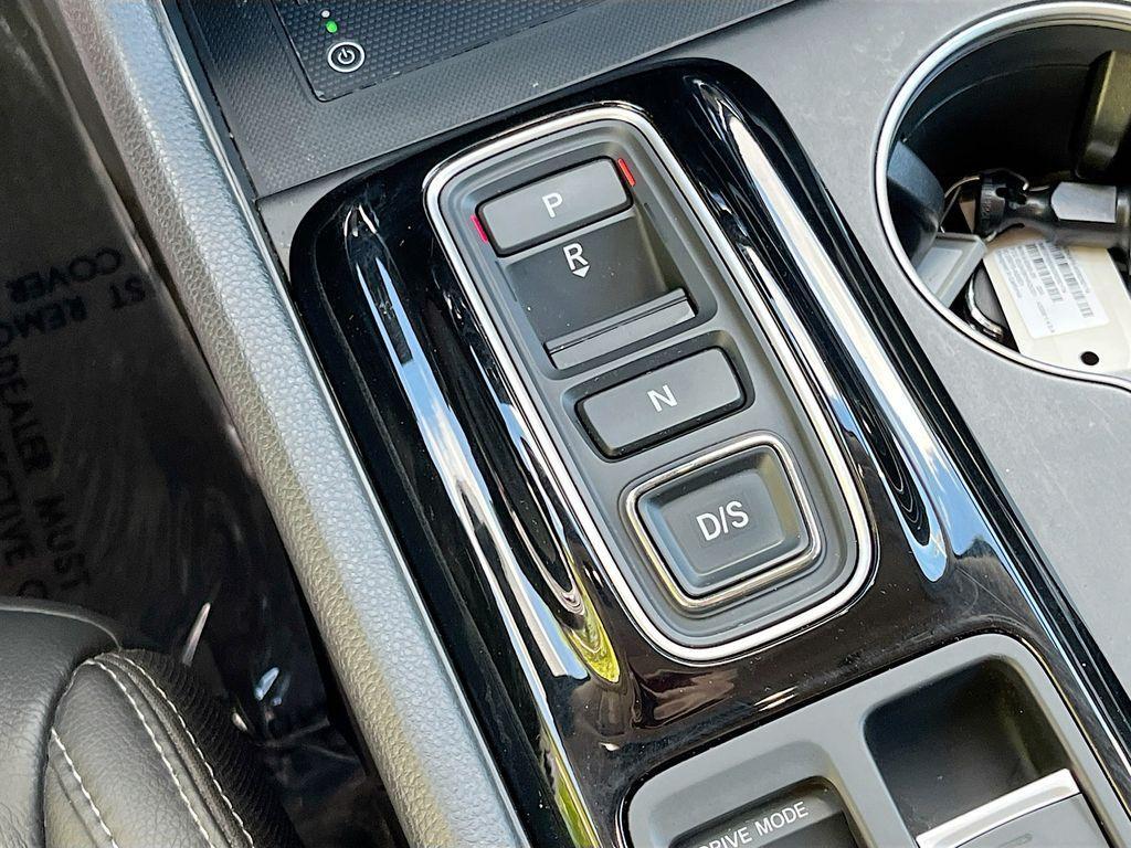 used 2023 Honda Pilot car, priced at $34,600