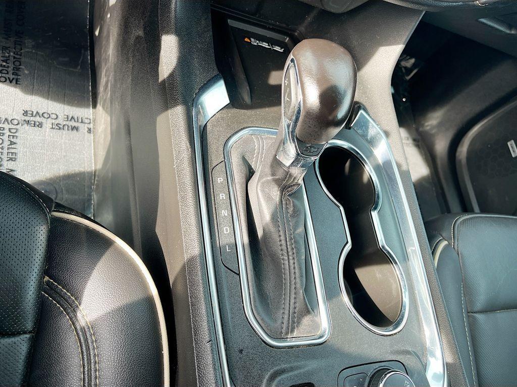 used 2022 Chevrolet Traverse car, priced at $28,800