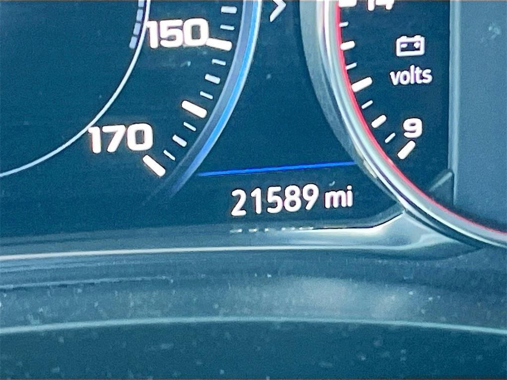 used 2023 Chevrolet Traverse car, priced at $33,000