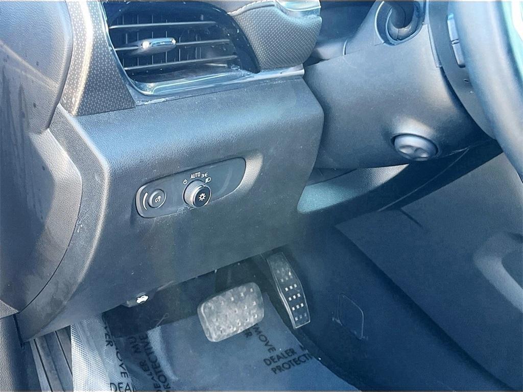 used 2023 Chevrolet Traverse car, priced at $33,000