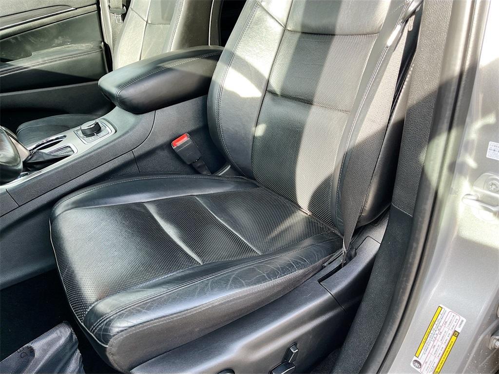 used 2020 Jeep Grand Cherokee car, priced at $18,100