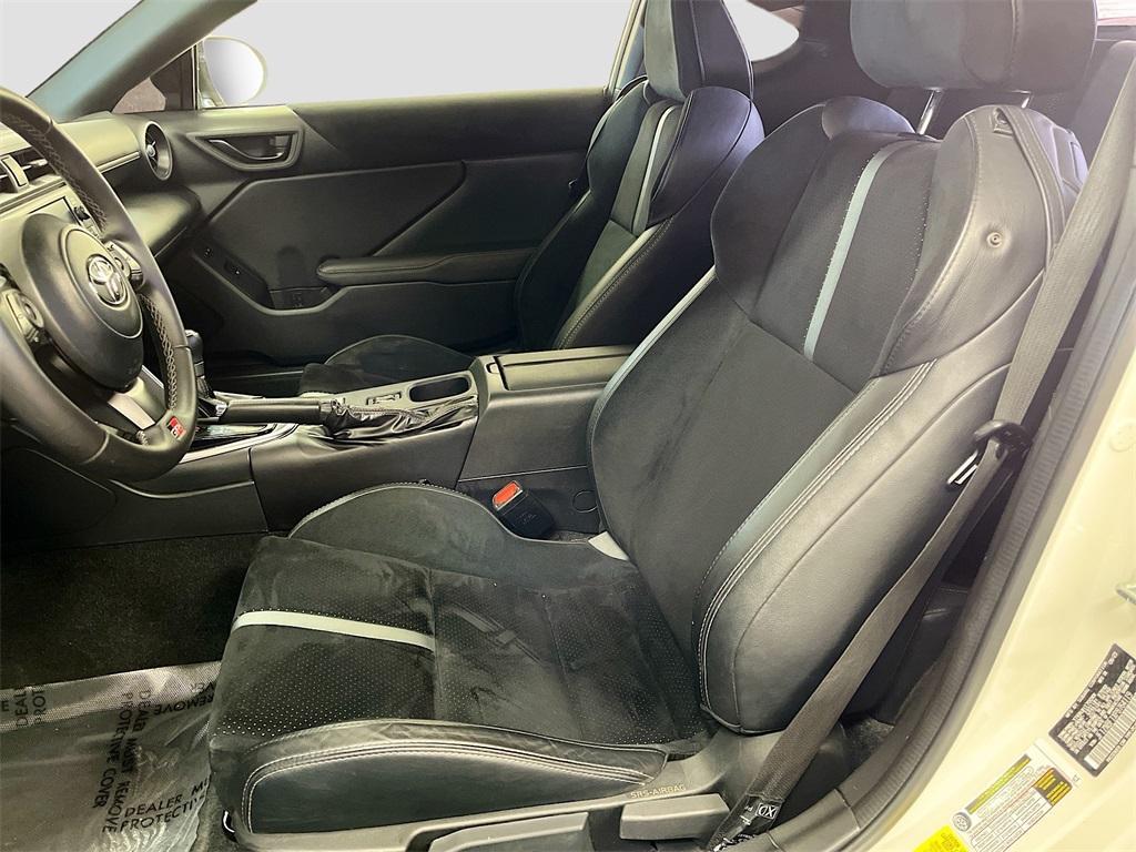 used 2023 Toyota GR86 car, priced at $22,300