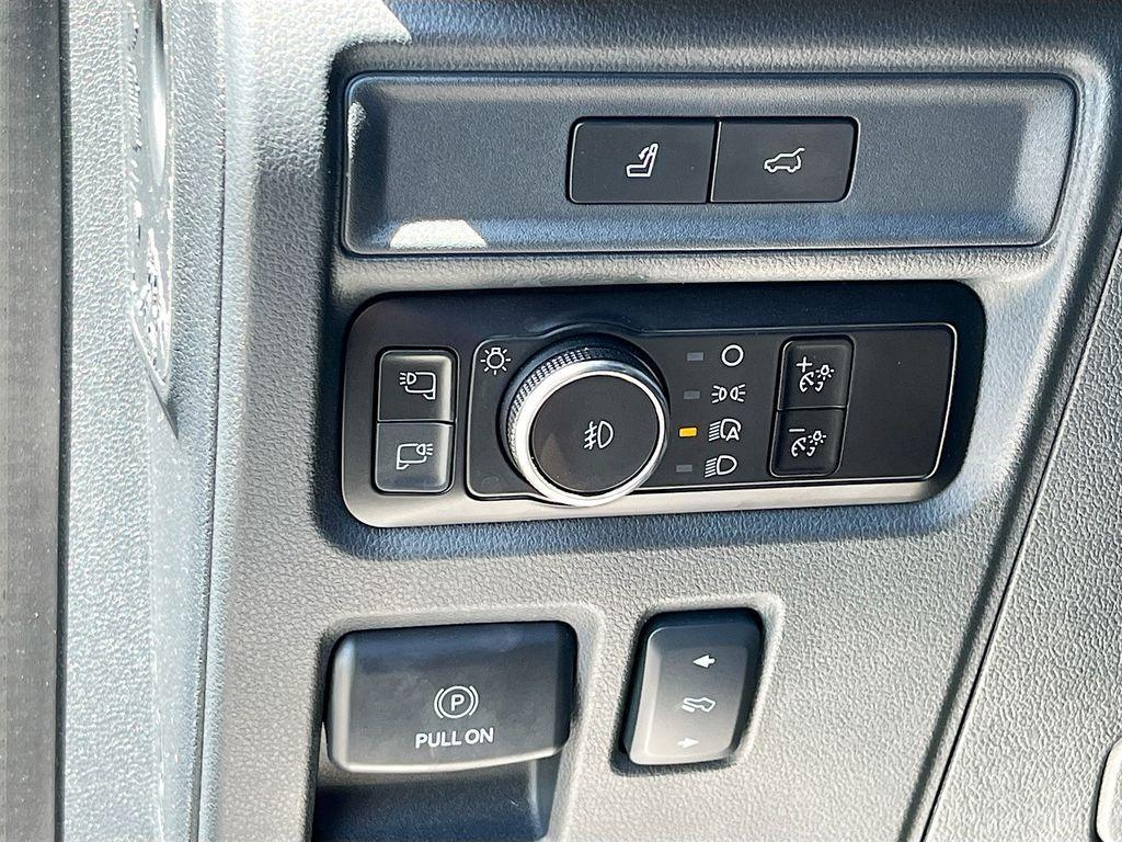 used 2023 Ford Expedition car, priced at $48,100