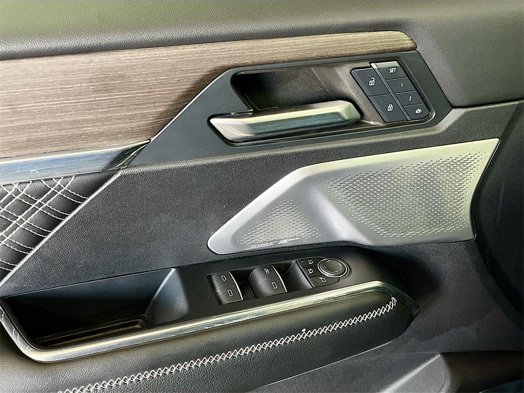 used 2024 GMC Acadia car, priced at $41,300