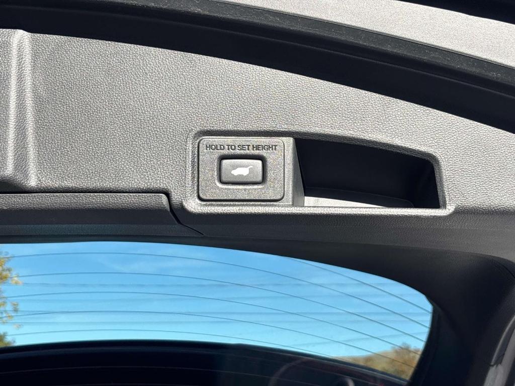 used 2023 Acura RDX car, priced at $39,900