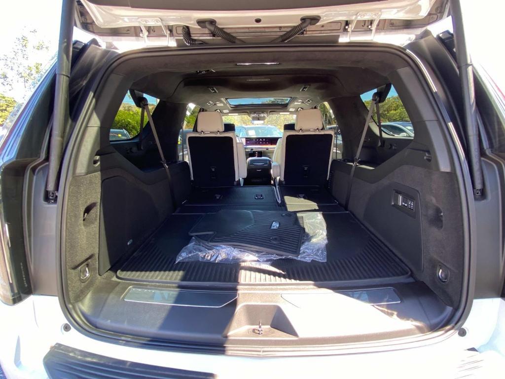 used 2025 Cadillac Escalade ESV car, priced at $123,995