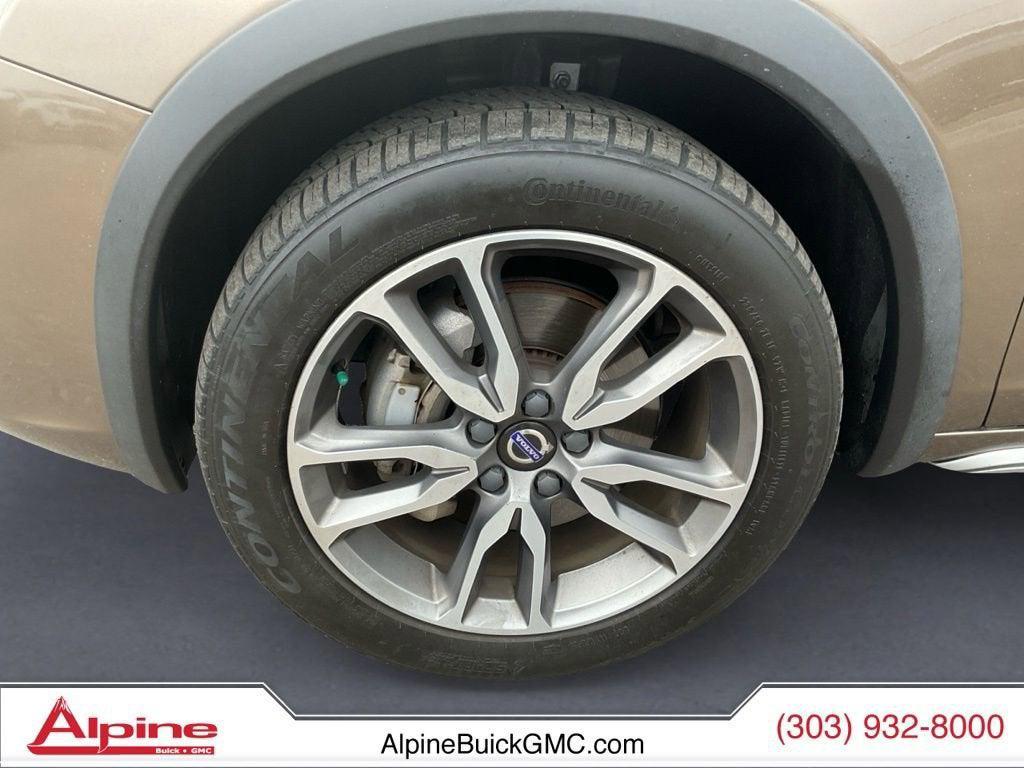 used 2018 Volvo V60 Cross Country car, priced at $20,435