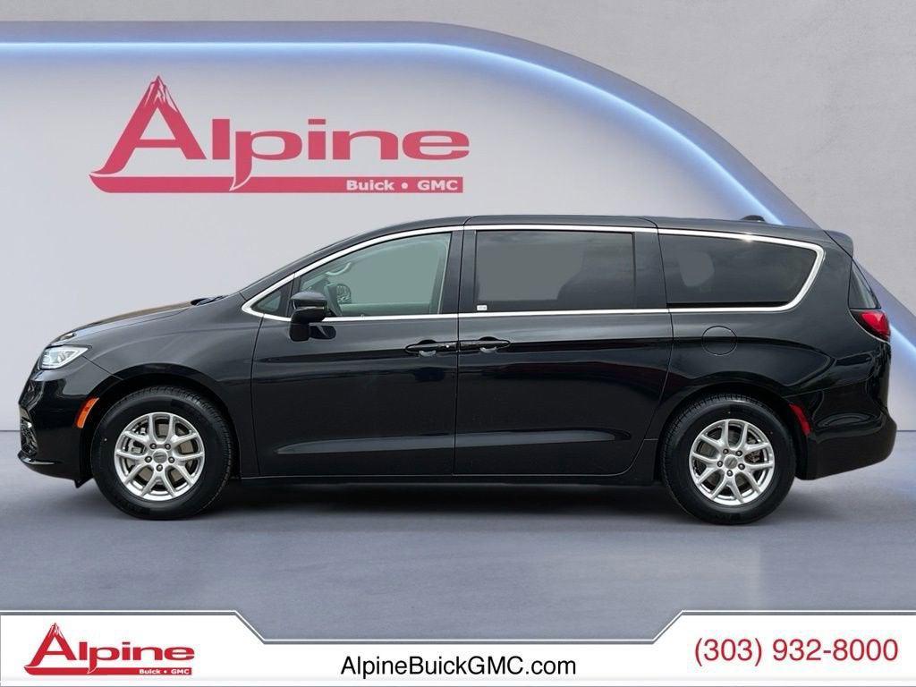 used 2023 Chrysler Pacifica car, priced at $23,896