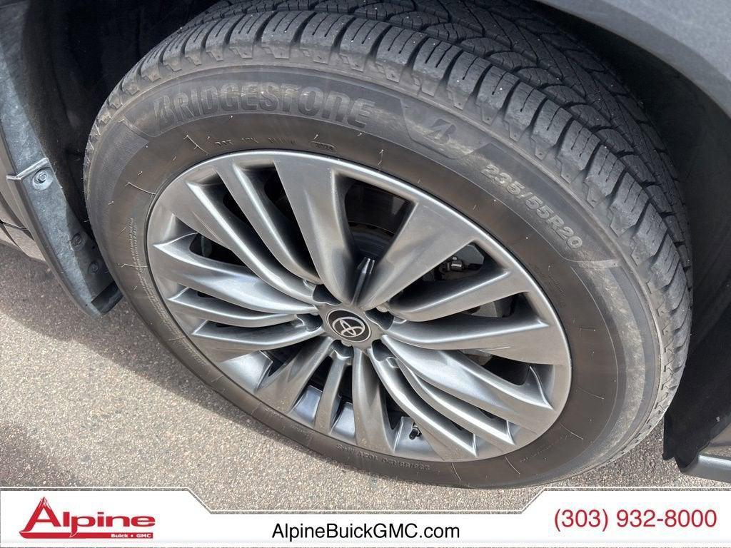 used 2022 Toyota Highlander car, priced at $37,991