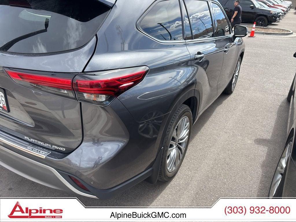 used 2022 Toyota Highlander car, priced at $37,991