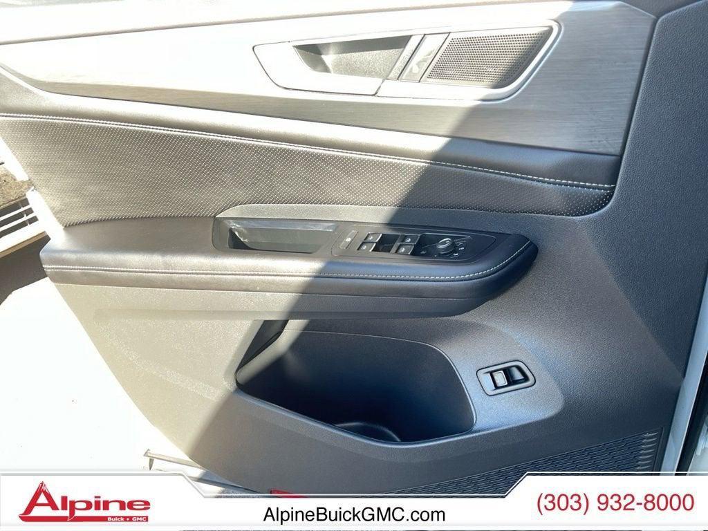 used 2025 Volkswagen Atlas Cross Sport car, priced at $32,095