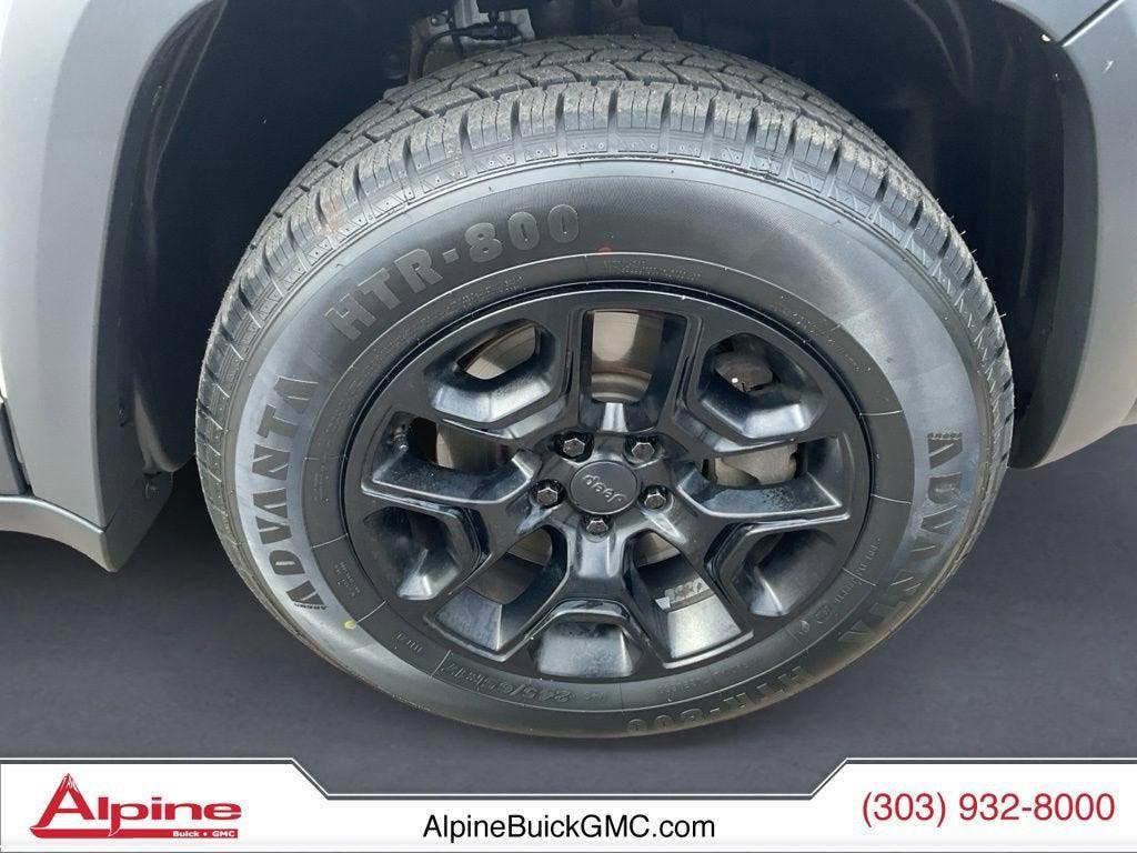 used 2019 Jeep Cherokee car, priced at $17,990