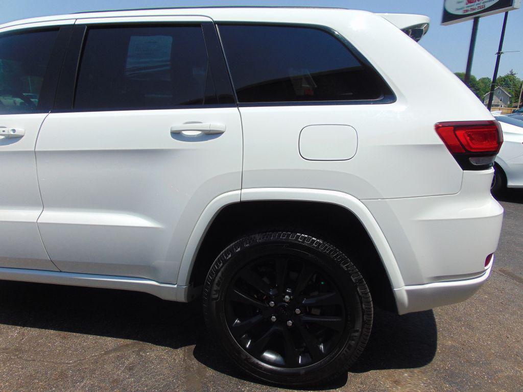 used 2017 Jeep Grand Cherokee car, priced at $14,988