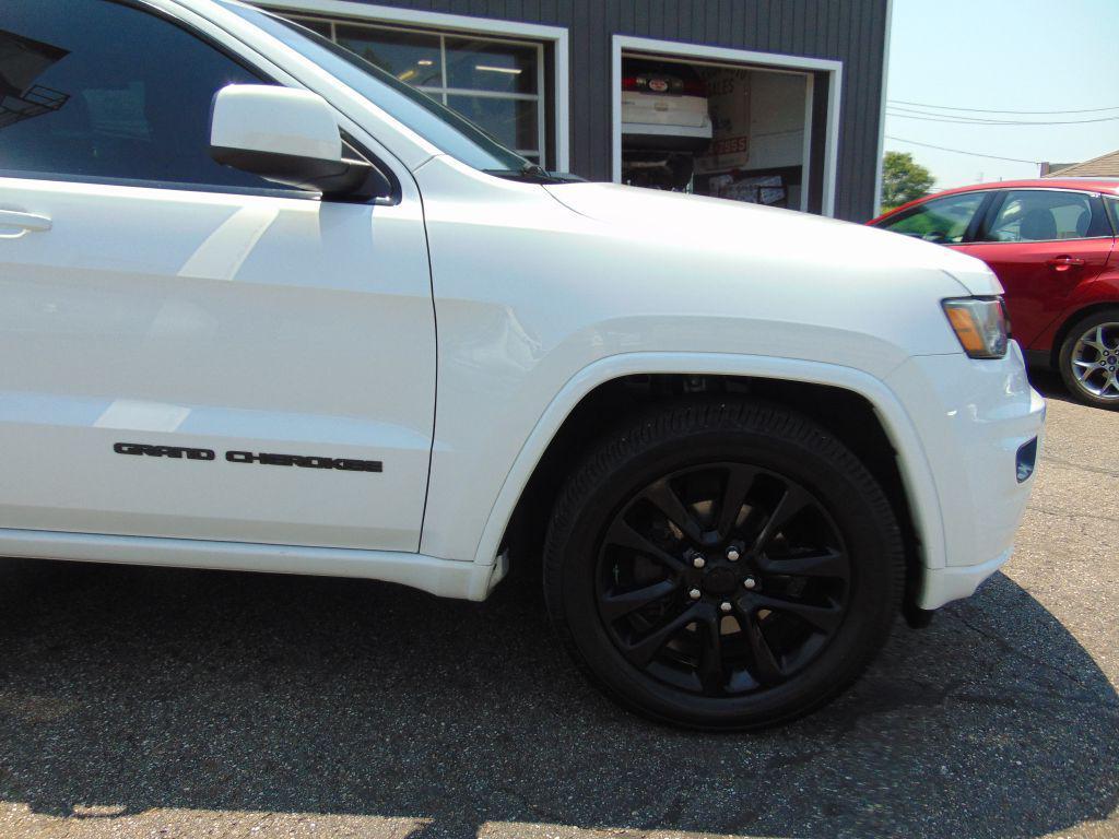 used 2017 Jeep Grand Cherokee car, priced at $14,988