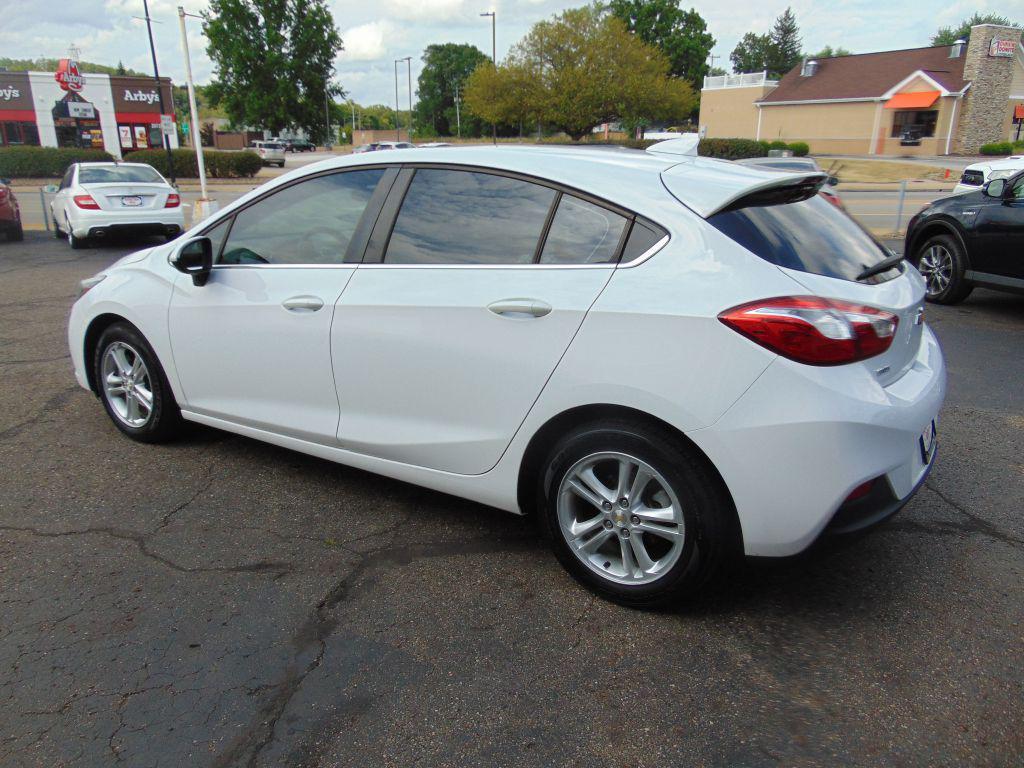 2017 WHITE Chevrolet Cruze