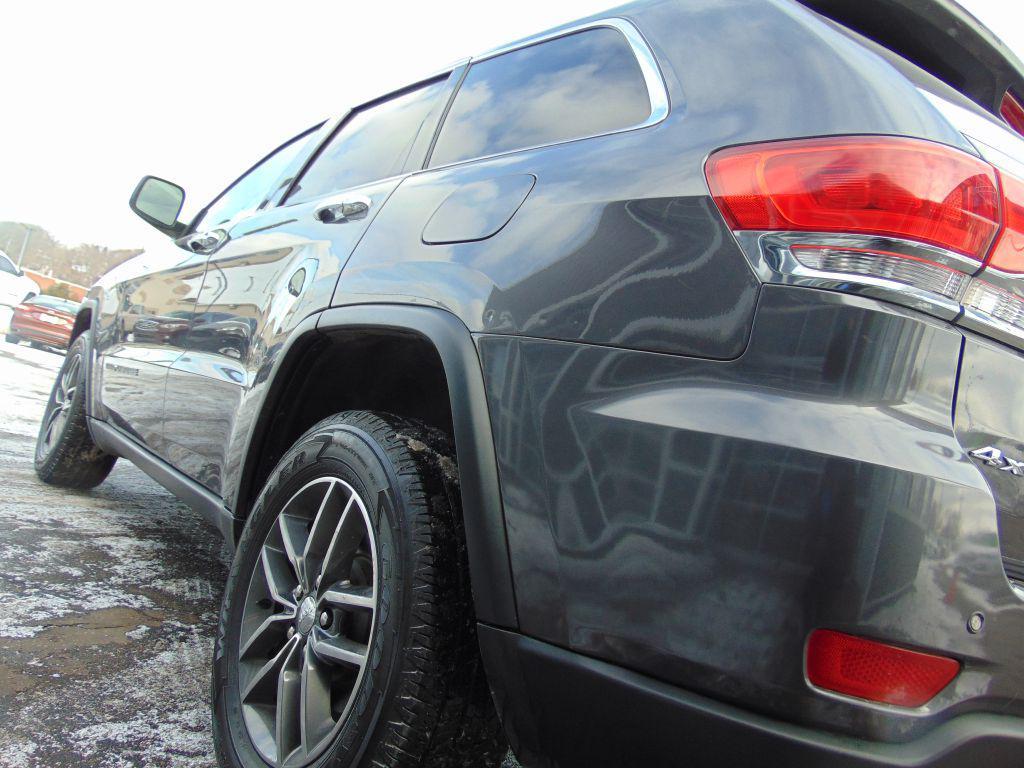 used 2018 Jeep Grand Cherokee car, priced at $19,488