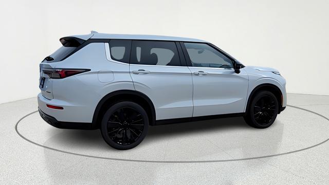 new 2026 Mitsubishi Outlander car, priced at $30,697