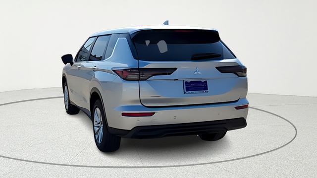 new 2026 Mitsubishi Outlander car, priced at $28,713