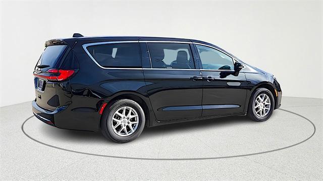 used 2024 Chrysler Pacifica car, priced at $26,991