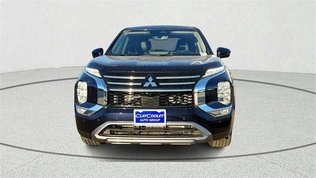 new 2025 Mitsubishi Outlander car, priced at $30,040