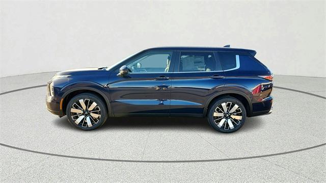 new 2025 Mitsubishi Outlander car, priced at $30,040