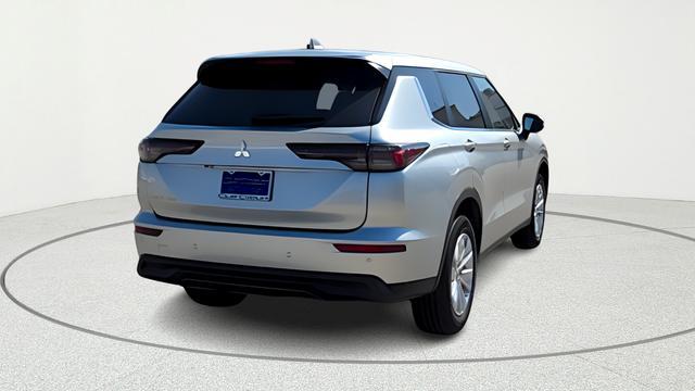 new 2026 Mitsubishi Outlander car, priced at $28,713