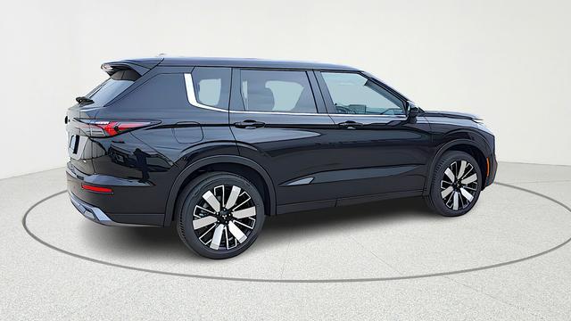 new 2026 Mitsubishi Outlander car, priced at $34,583