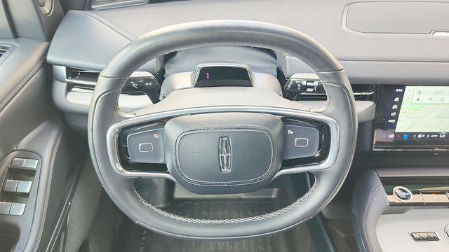 used 2025 Lincoln Navigator L car, priced at $87,966
