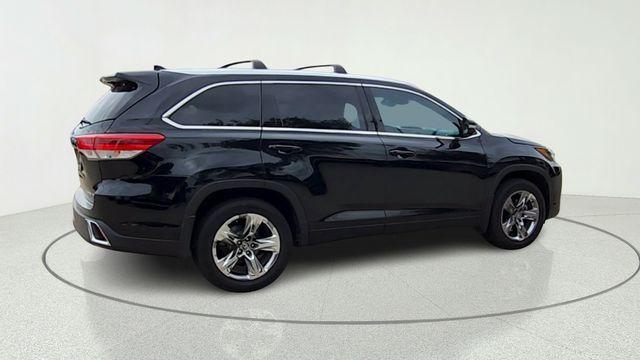 used 2019 Toyota Highlander car, priced at $24,266