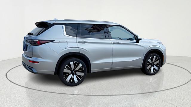 new 2026 Mitsubishi Outlander car, priced at $35,522