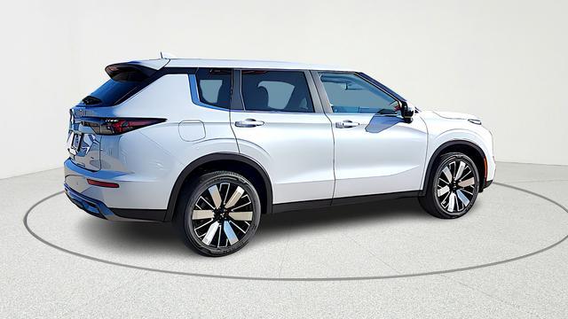 new 2026 Mitsubishi Outlander car, priced at $32,139