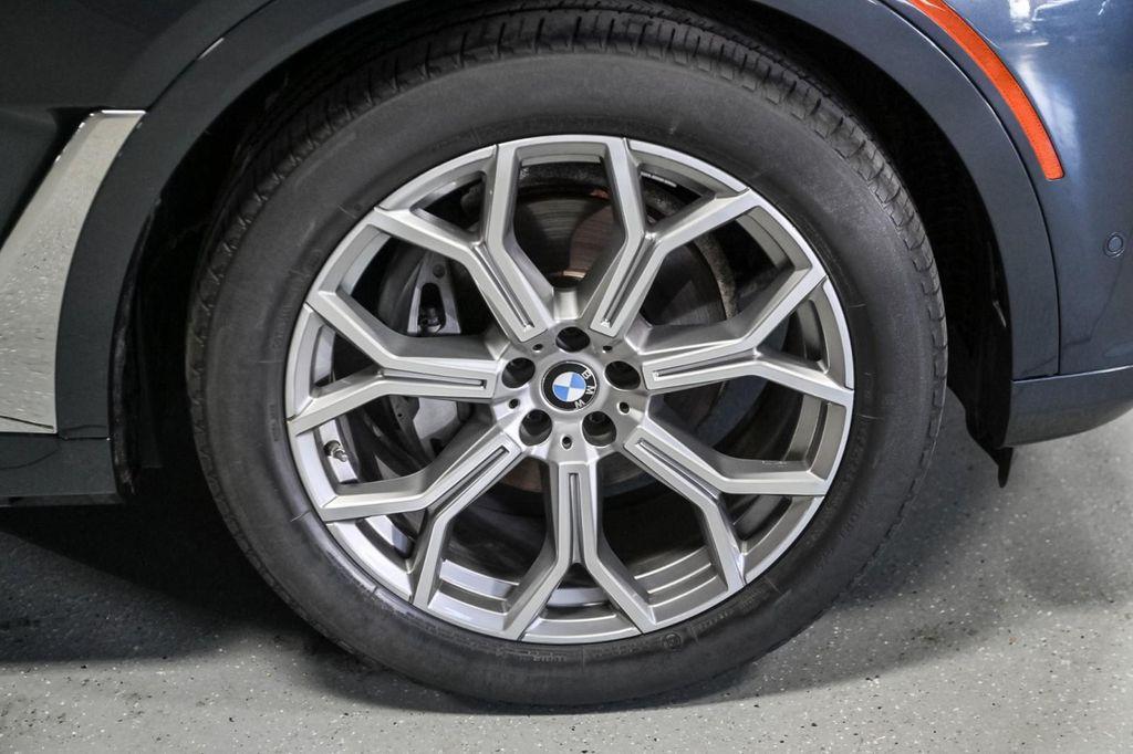 BMW X7 view 54