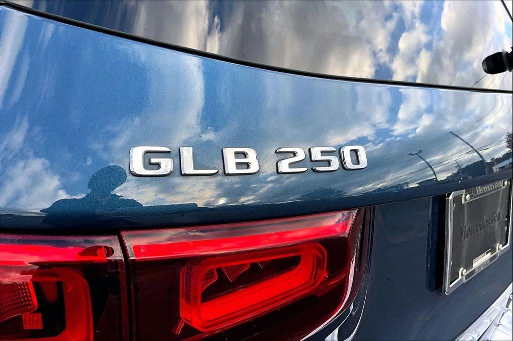 used 2022 Mercedes-Benz GLB 250 car, priced at $21,998