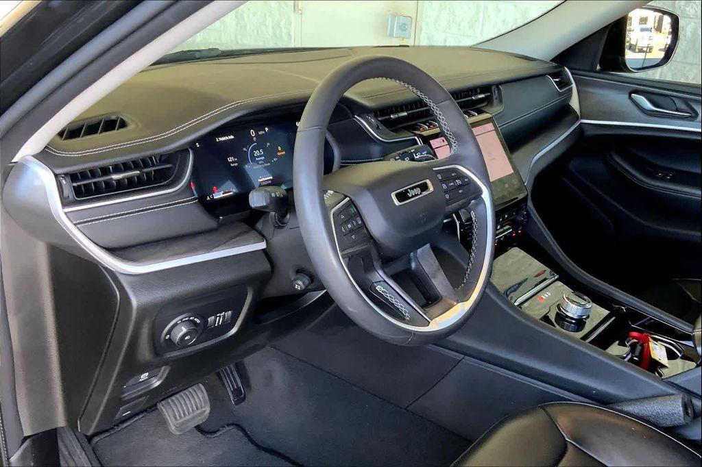 used 2023 Jeep Grand Cherokee car, priced at $28,998