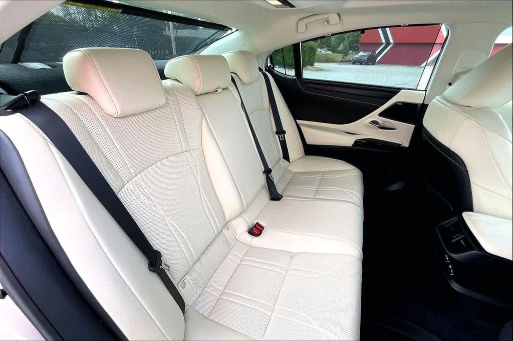 used 2022 Lexus ES 350 car, priced at $39,998