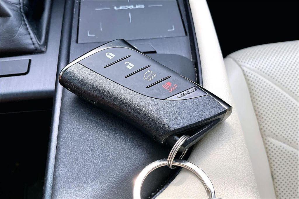 used 2022 Lexus ES 350 car, priced at $39,998